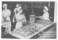 WACs making doughnuts