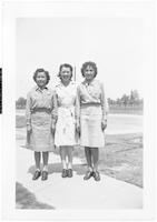 Dorothy Collins Sullivan and two WACs